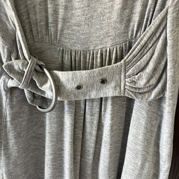 DG2 gray soft, top with belted design in front. Size Small - Picture 6 of 7